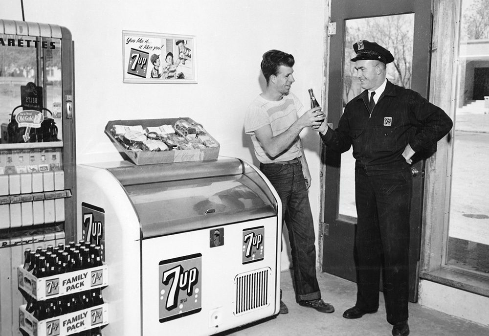 vintage ture 7up rolltop cooler